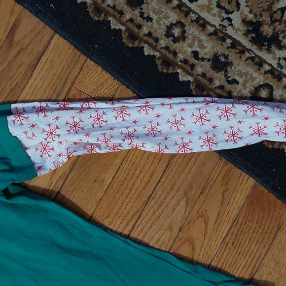 LIKE NEW Disney Junior's Baseball style long sleeve tee; L 11-13, Green white/re - Picture 7 of 14